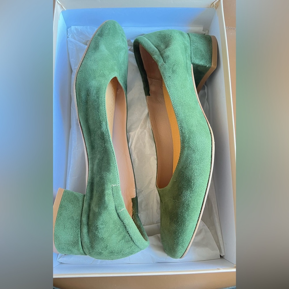 Vero Cuoio Nadia ballet - inspired low heel with square/round toe 25mm heel